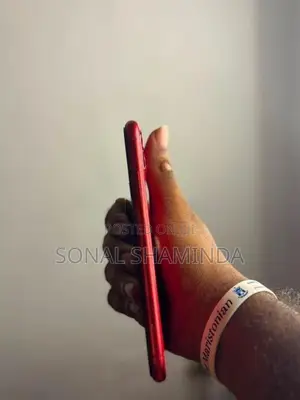 Apple iPhone 11 Product Red (Used)