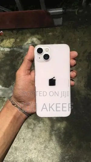 Apple iPhone 13 (Used)