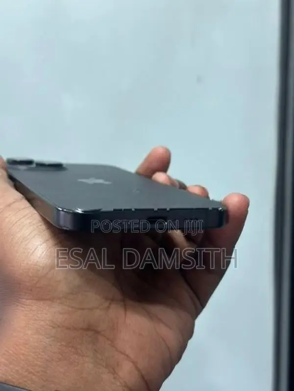 Apple iPhone 15 (Used)