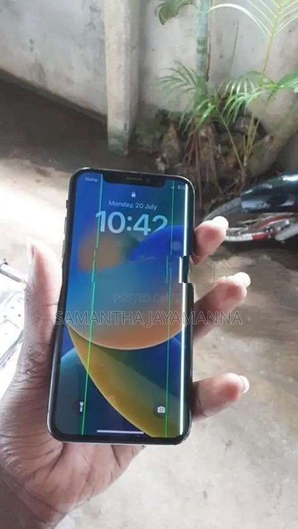 Apple iPhone X (Used)