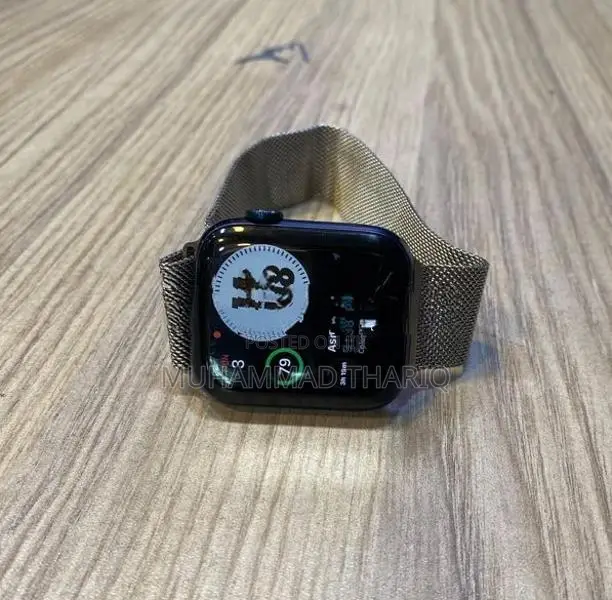 Apple Watch Series 6 (Used)