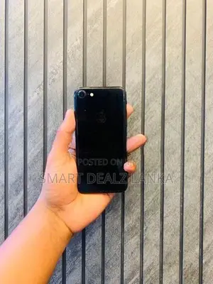 Apple iPhone 7 128GB (Used)