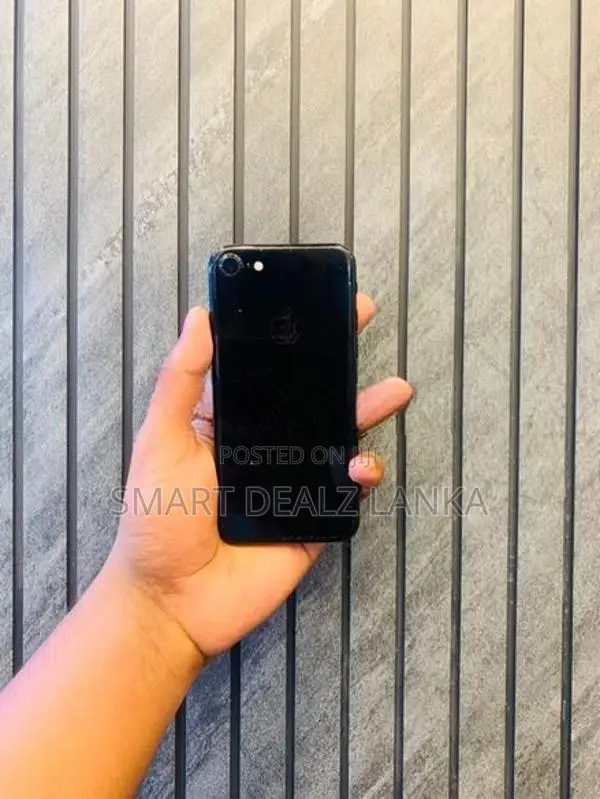 Apple iPhone 7 128GB (Used)