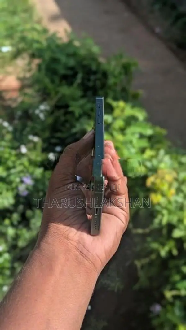 Apple iPhone 13 (Used)
