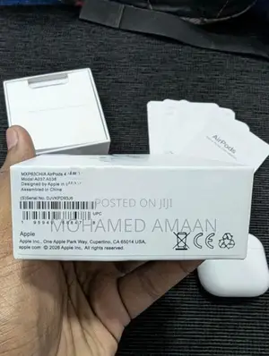 Apple AirPods 4