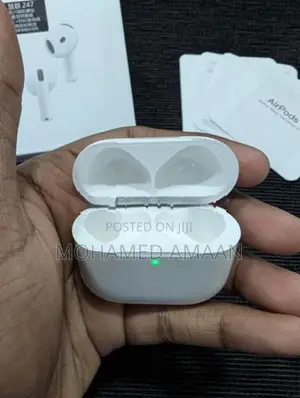 Apple AirPods 4