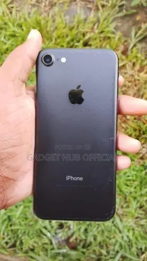 Apple iPhone 7 128GB (Used)