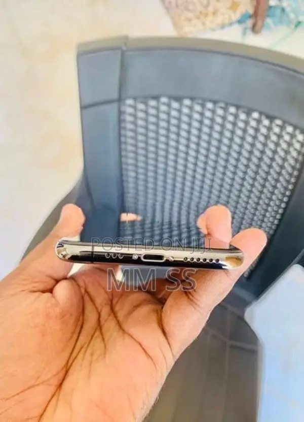 Apple iPhone XS 256GB (Used)