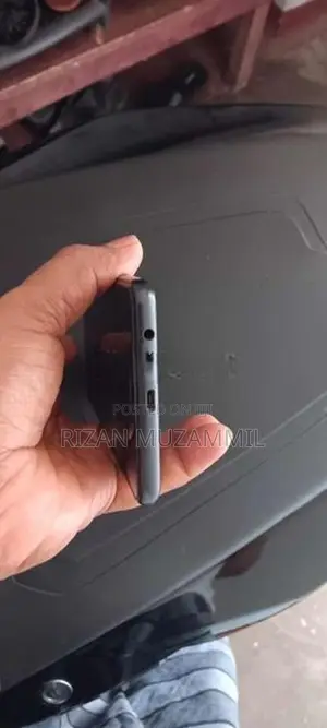 Samsung Galaxy J7 (Used)