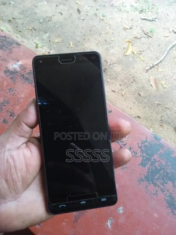 Sharp R6 3GB 32GB (Used)