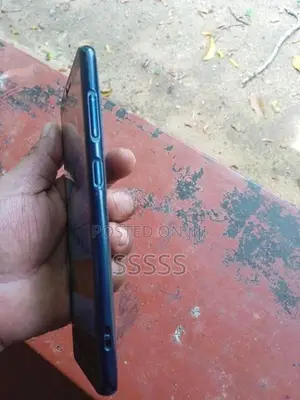 Sharp R6 3GB 32GB (Used)