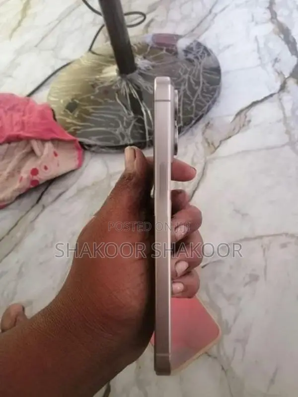 Apple iPhone 15 Pro Max 𝐈𝐏𝐇𝐎𝐍𝐄 𝟏𝟓𝐩𝐫𝐨 𝐦𝐚𝐱 (Used)