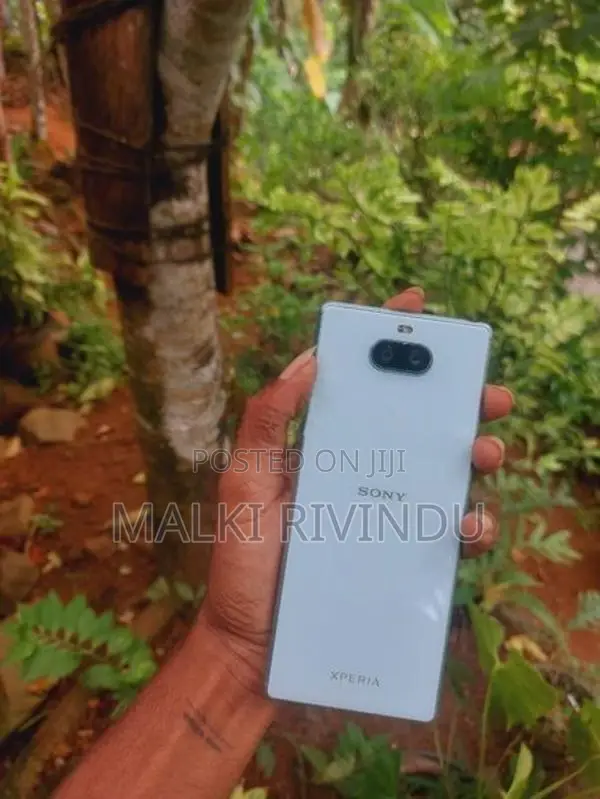 Sony Xperia 8 64GB (Used)