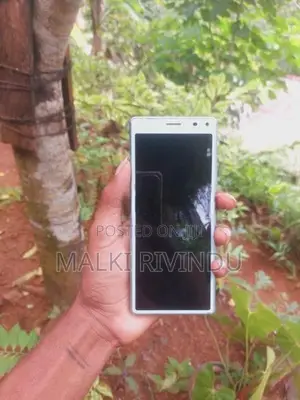 Sony Xperia 8 64GB (Used)