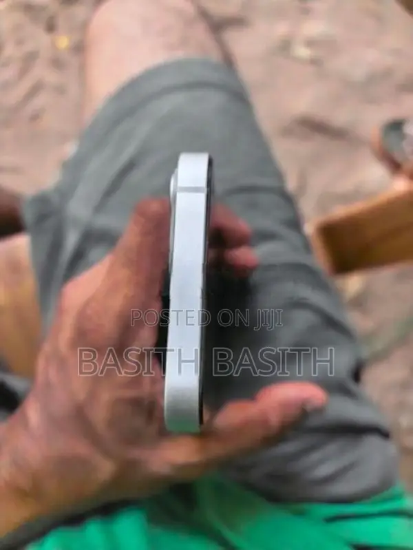 Apple iPhone 13 (Used)