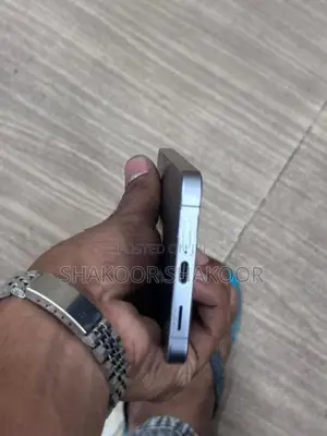 Samsung Galaxy S25 FE 𝐒𝐀𝐌𝐒𝐔𝐍𝐆 𝐒𝟐𝟓𝐅𝐄 (Used)