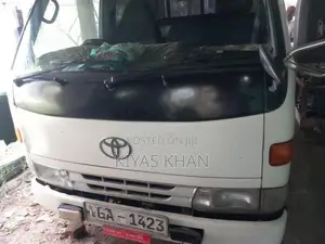 Toyota Toyoace 1996 Crew Cab (Used)