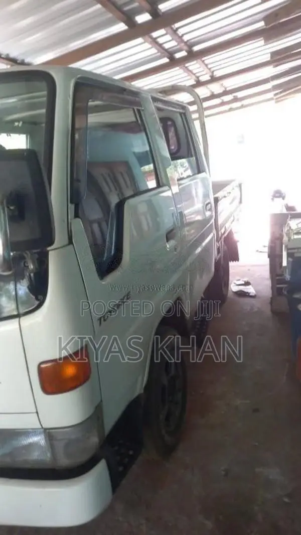 Toyota Toyoace 1996 Crew Cab (Used)