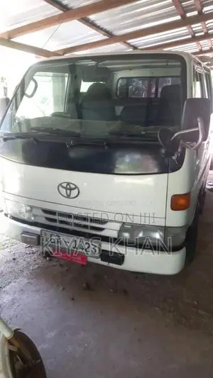 Toyota Toyoace 1996 Crew Cab (Used)