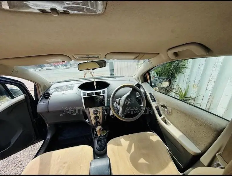 Toyota Vitz 2008 Car (Used)