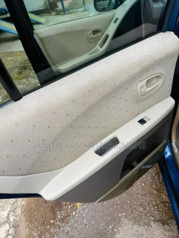 Toyota Vitz 2008 Car (Used)
