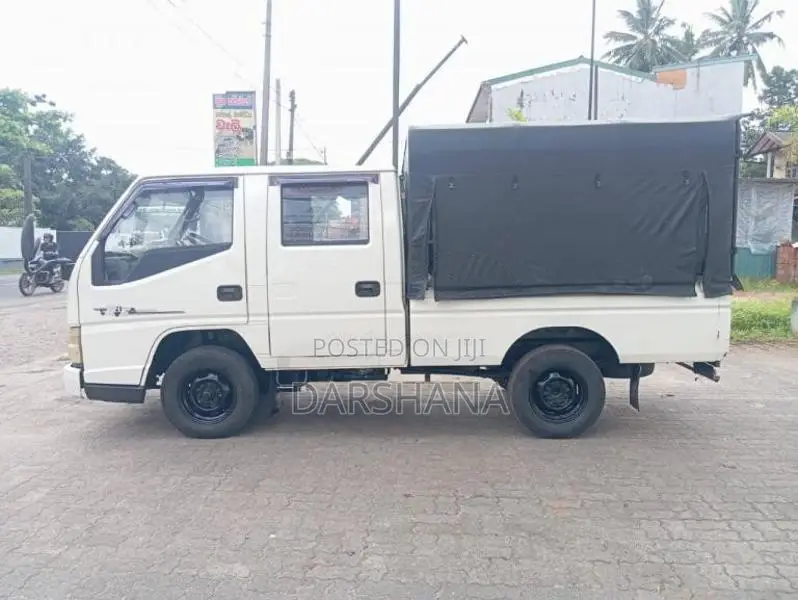JMC CrewCab 2011 Crew Cab (Used)