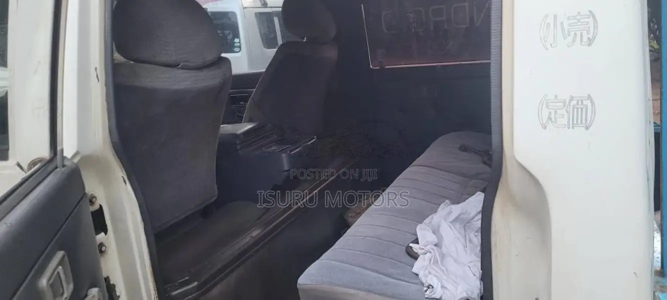 Mitsubishi L300 1982 Crew Cab (Used)
