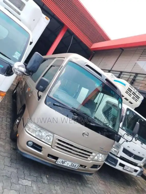 Toyota Coaster 2011 Bus (Used)