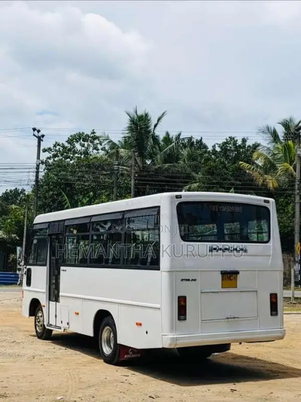 Eicher Starline 2015 Bus (Used)