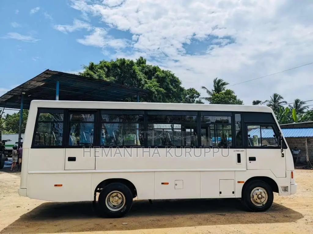 Eicher Starline 2015 Bus (Used)