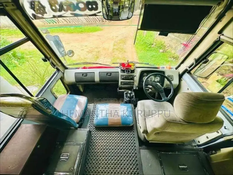 Eicher Starline 2015 Bus (Used)