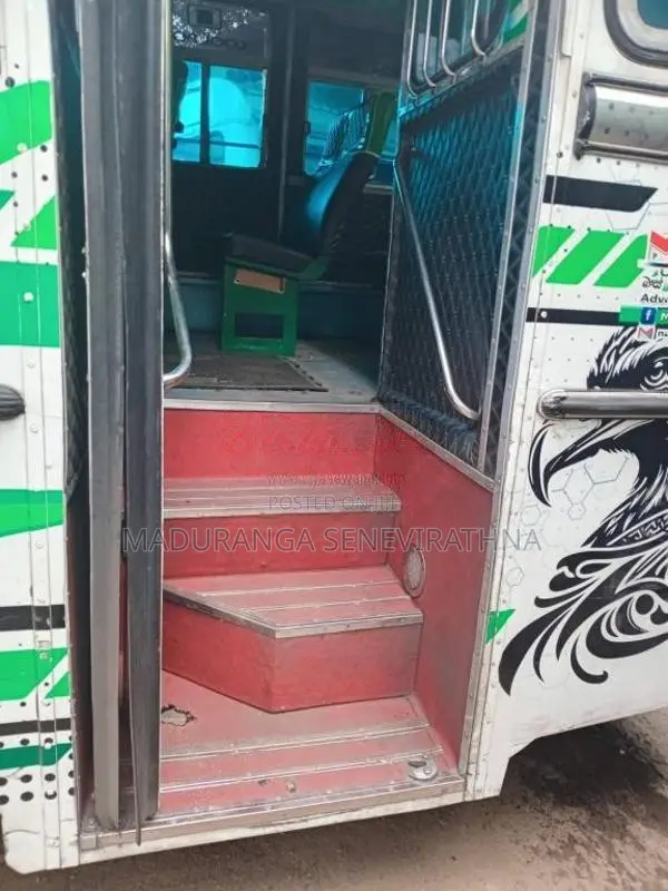 Ashok-Leyland Leyland 2001 Bus (Used)