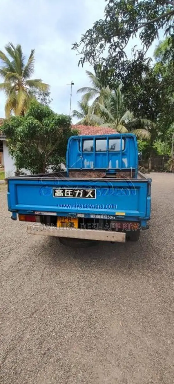 Mitsubishi Canter 2002 Crew Cab (Used)