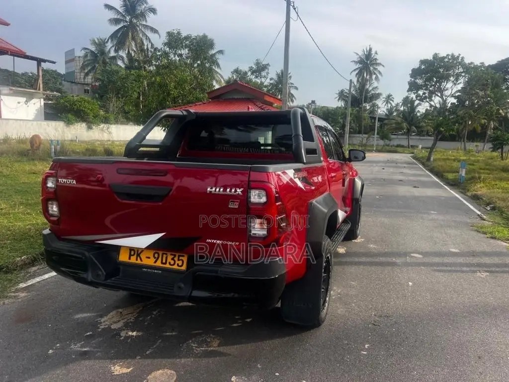 Toyota Hilux 2024 Pickup (Used)