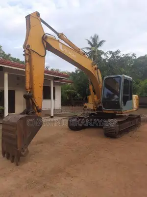 Hitachi EX120-3 2010 Heavy-Duty (Used)