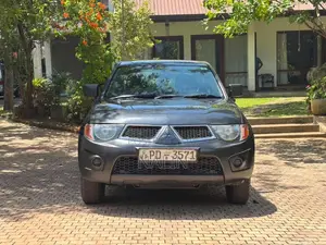 Mitsubishi L200 2WD 2011 Pickup (Used)
