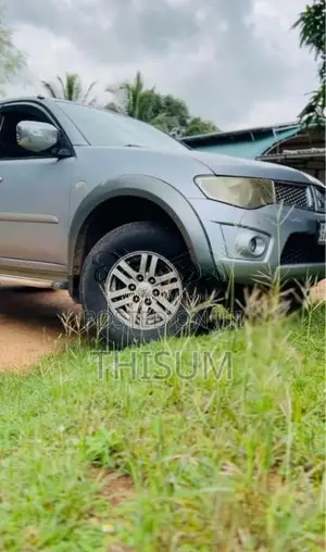 Mitsubishi L200 2015 Pickup (Used)