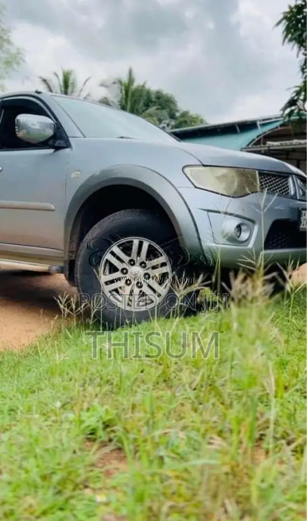 Mitsubishi L200 2015 Pickup (Used)