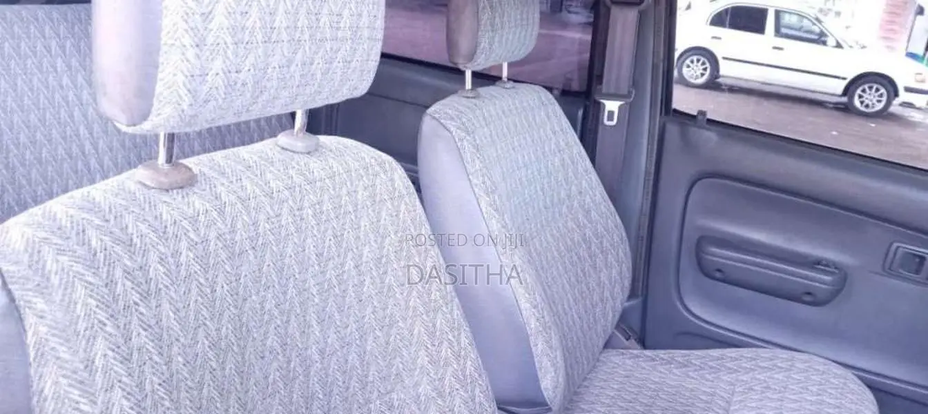 Toyota Hilux 166R 4WD 2003 Pickup (Used)