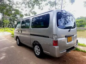 Nissan E25 2006 Van (Used)