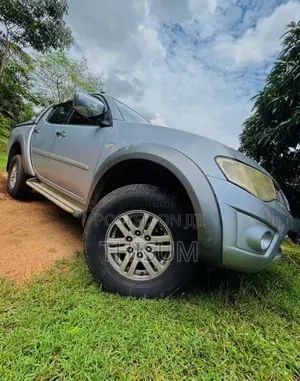 Mitsubishi L200 2015 Pickup (Used)