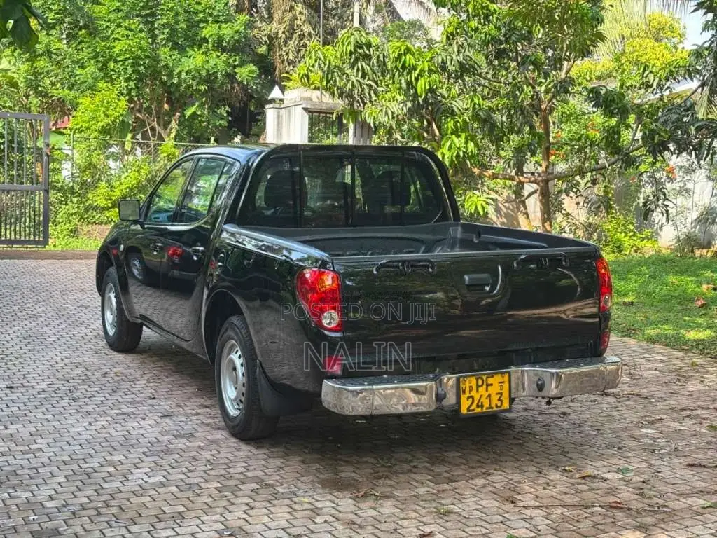 Mitsubishi L200 2WD 2013 Pickup (Used)