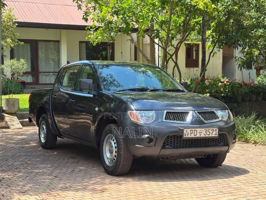 Mitsubishi L200 2WD 2011 Pickup (Used)