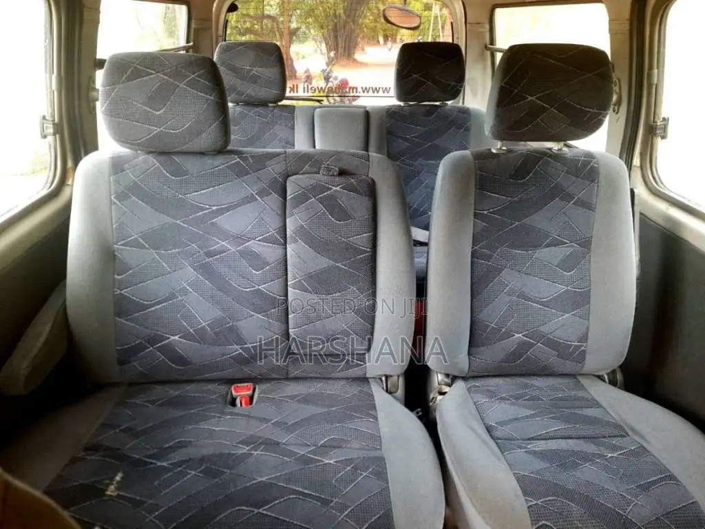 Nissan E25 2006 Van (Used)