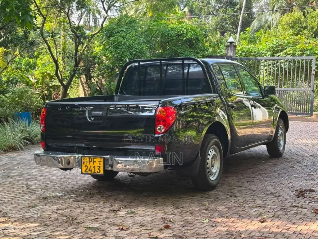 Mitsubishi L200 2WD 2013 Pickup (Used)