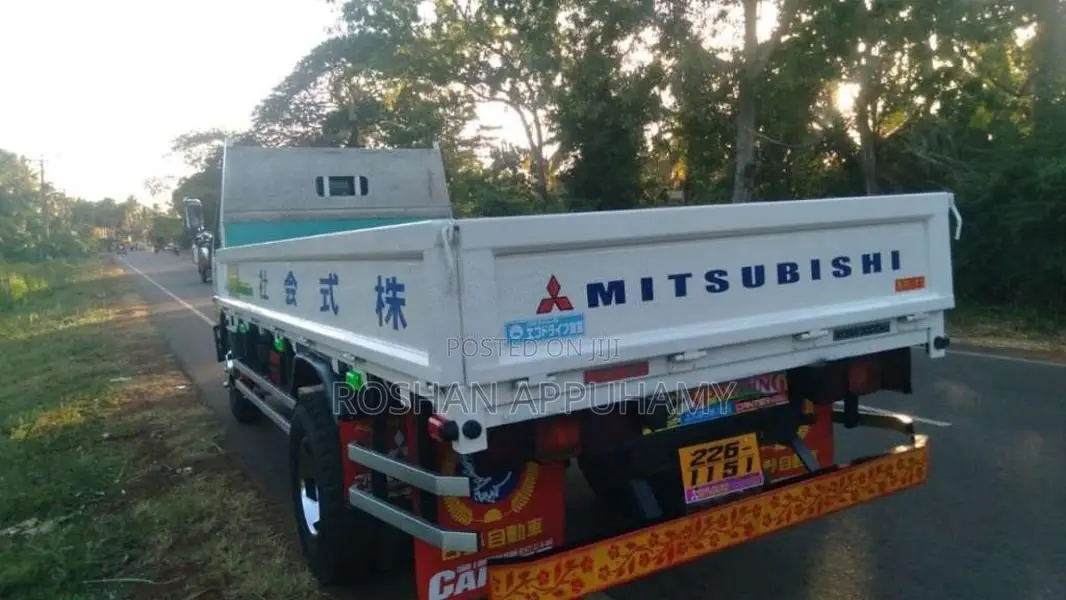 Mitsubishi Canter 1992 Lorry (Used)