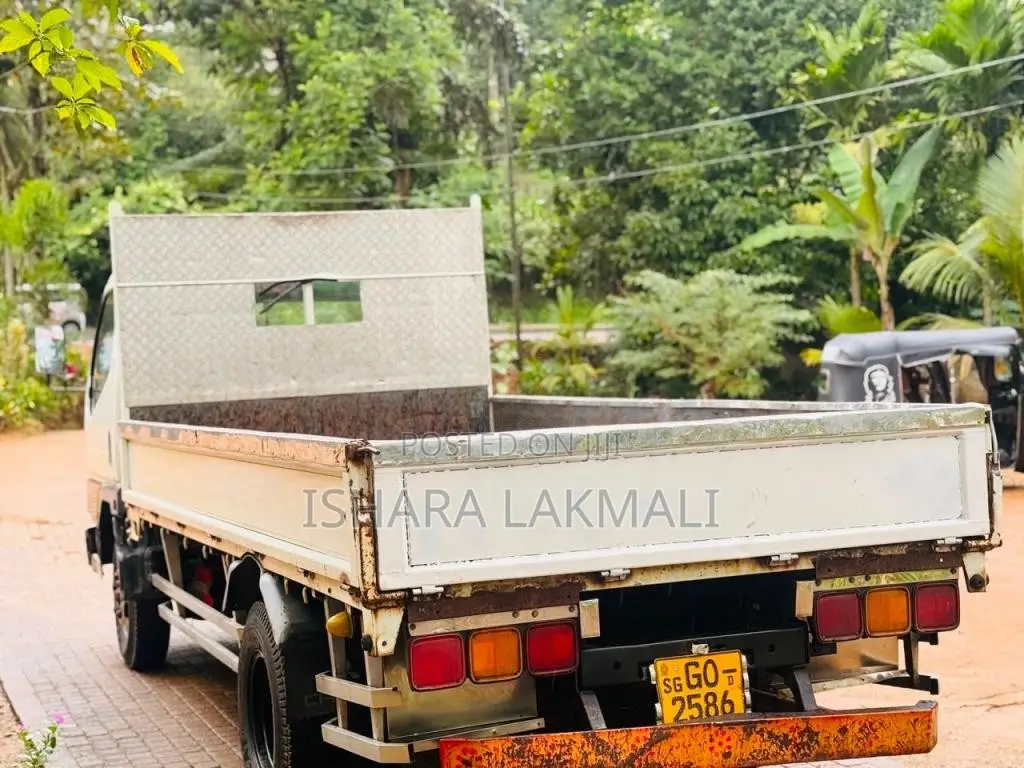 Mitsubishi Canter 2001 Lorry (Used)
