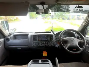 Nissan E25 2006 Van (Used)