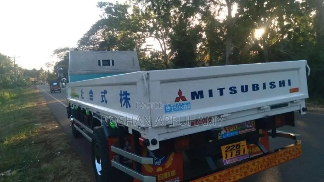 Mitsubishi Canter 1992 Lorry (Used)