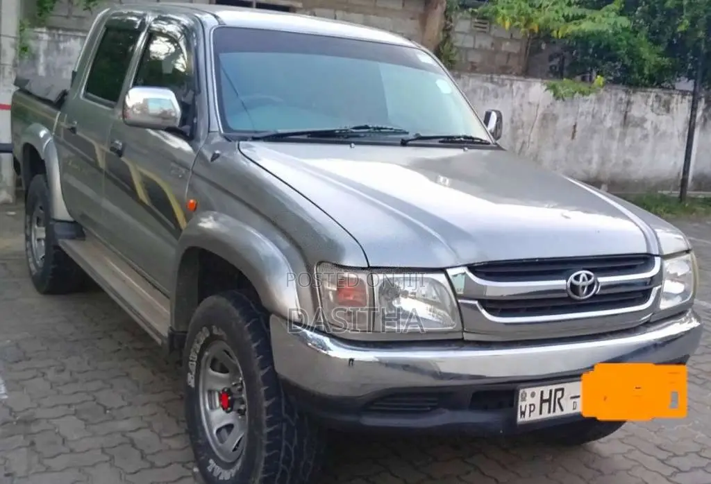 Toyota Hilux 166R 4WD 2003 Pickup (Used)